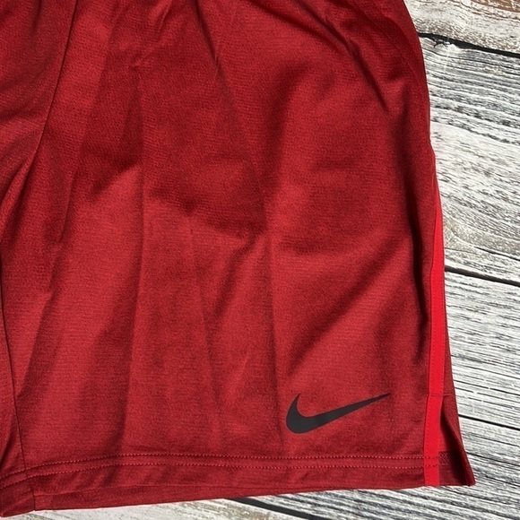 Nike Men’s Crimson Red Standard Training Shorts SZ L Zipper Pocket/Pull-String - Picture 3 of 9